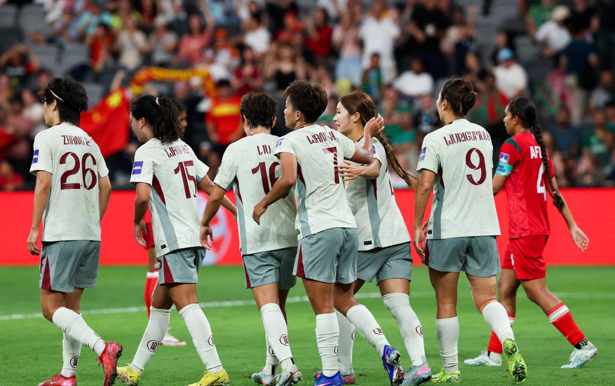 2-0开门红！中国女足赢球赛后却传2坏消息，网友：和男足看齐了！